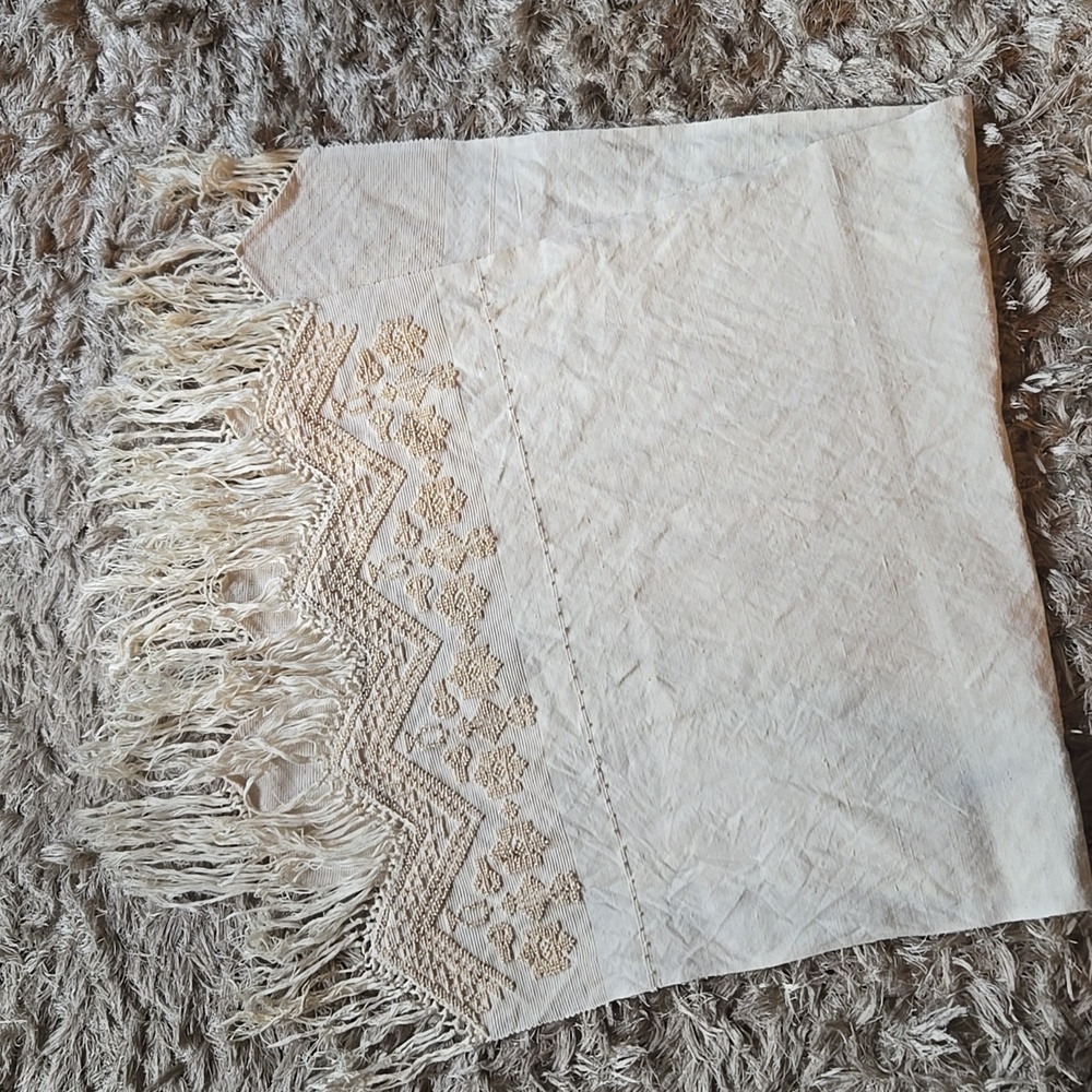 Cream Fringed Embroidered Throw Rug - Picture 3 of 10